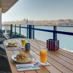Land's End, Boutique 4*, Слима Мальта