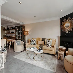 Cape Finest Located In De Waterkant Gasthuis Kaapstad